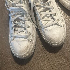 Chuck Taylor converse lifted platform white